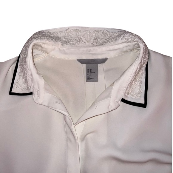 H&M Button up with Collar Detail Size: 10 Black and White - Picture 2 of 3